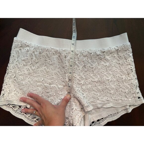 Lilly Pulitzer Preppy Crochet Pull on Mini Shorts in White Size Medium - Picture 8 of 11